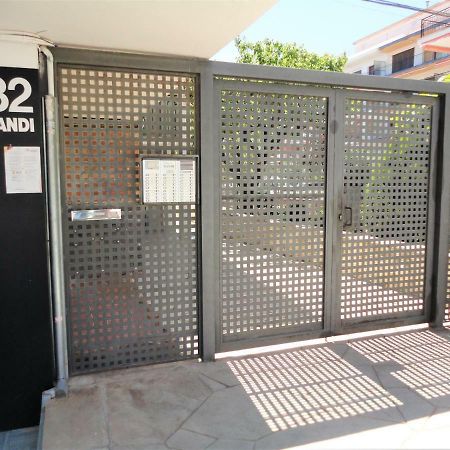 Lamoga-Sandi 4 2 Torredembarra Kültér fotó